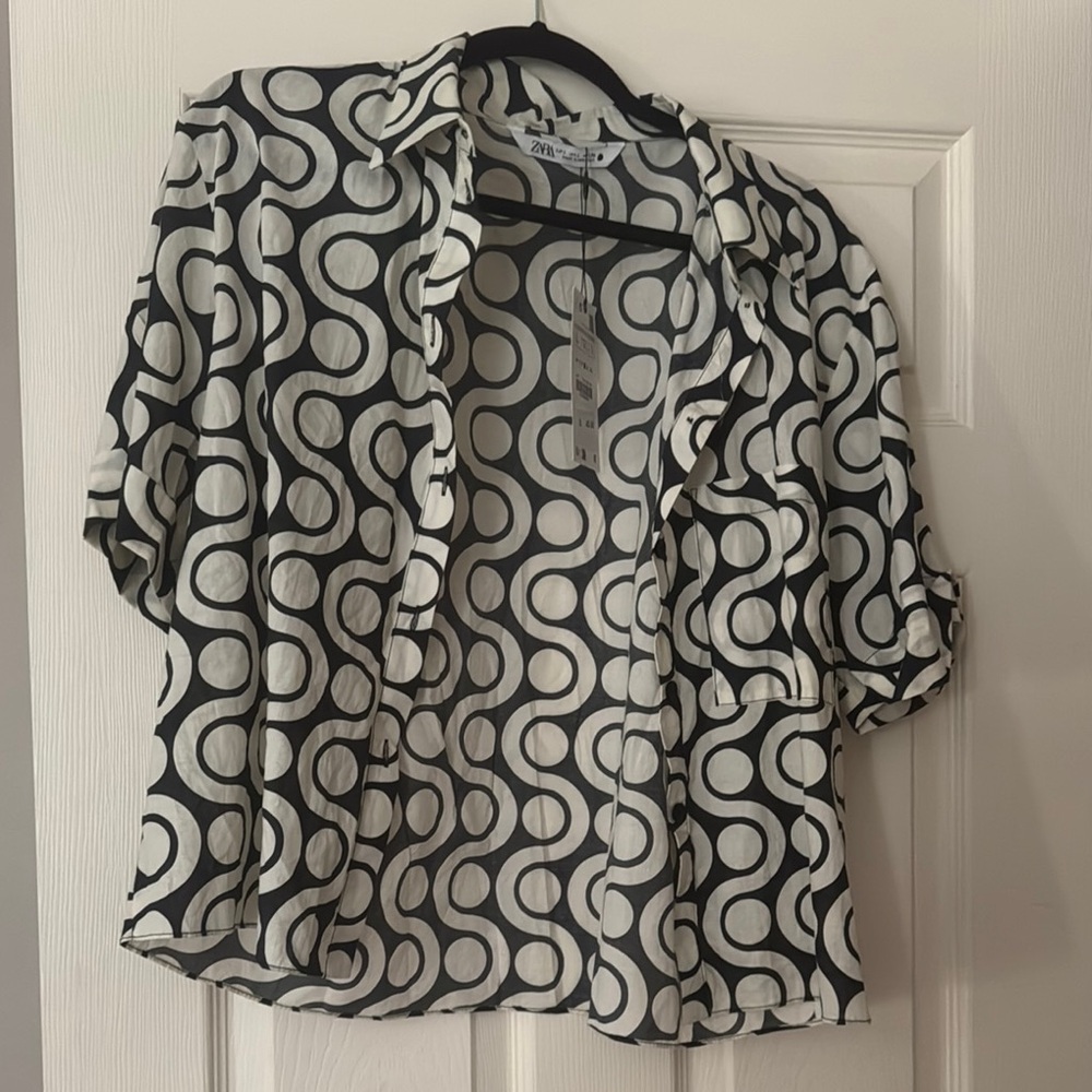 Zara Black and White Geometric Short-Sleeve Button Shirt